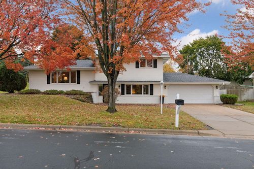 2329 Explorer Ct, Burnsville, MN, 55337-1115 | Card Image