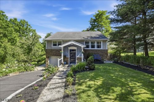 157 Sussex Ave, Morristown, NJ, 07960-2950 | Card Image