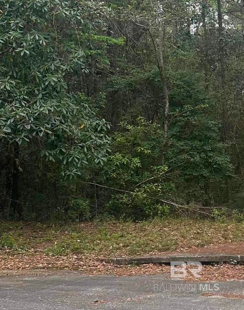 8 Pine St, Chickasaw, AL, 36611-2506 | Card Image