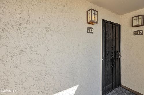 218-3825 E Camelback Rd, Phoenix, AZ, 85018-2643 | Card Image