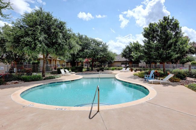 Splash into summer with this awesome pool. | Image 33