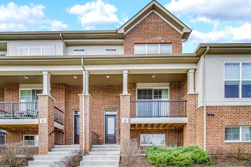 4 Woodmoor Ct, Lombard, IL, 60148-4585 | Card Image