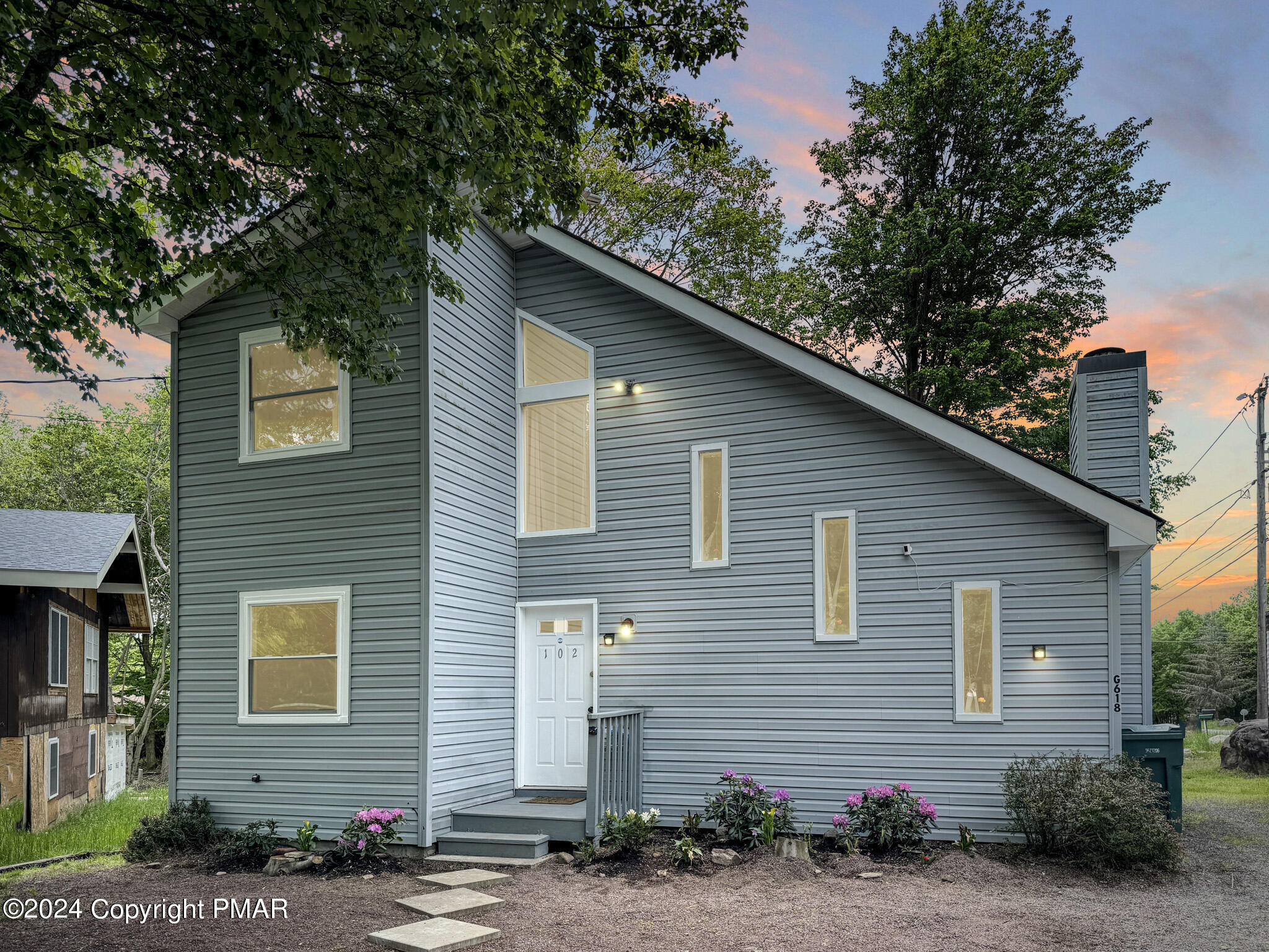 Feather Ln, Tobyhanna, PA 18466