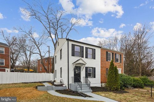 2215 Farrington Ave, ALEXANDRIA, VA, 22303-1517 | Card Image