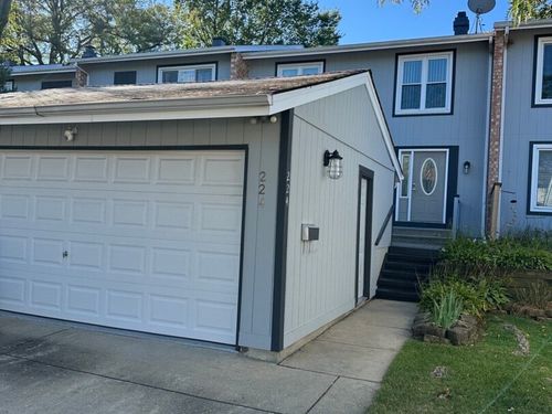 224 Oakwood Ln, Bloomingdale, IL, 60108-2121 | Card Image