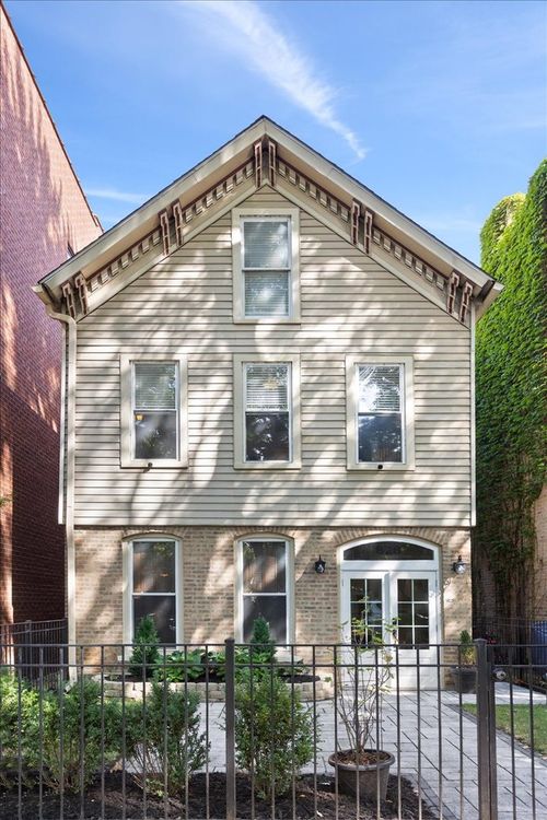 828 W Lill Ave, Chicago, IL, 60614-6450 | Card Image