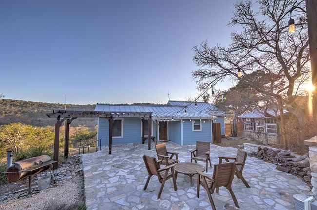 205 Cedar Cliff Loop, Home with 3 bedrooms, 2 bathrooms and 1 parking in Hunt TX | Image 12