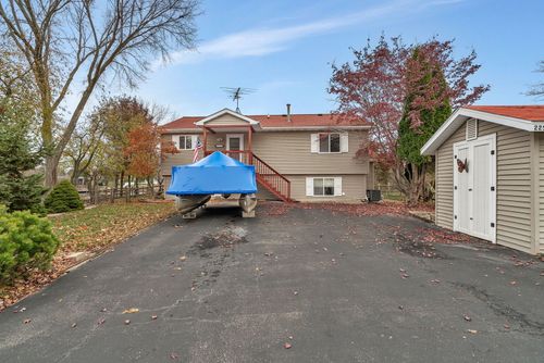 225 Fossil Cove Ln, Wilmington, IL, 60481-8520 | Card Image