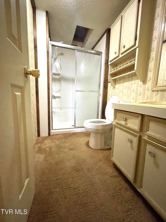 Hallway Bath | Image 18