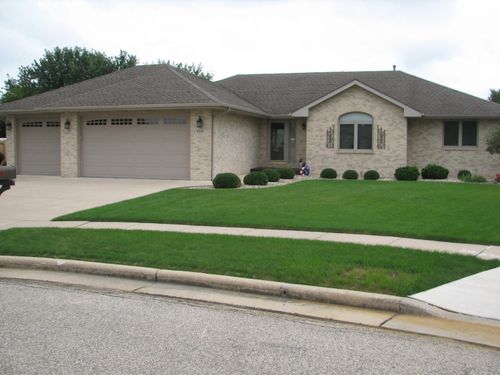 8541 35th Ave, Kenosha, WI, 53142-8611 | Card Image