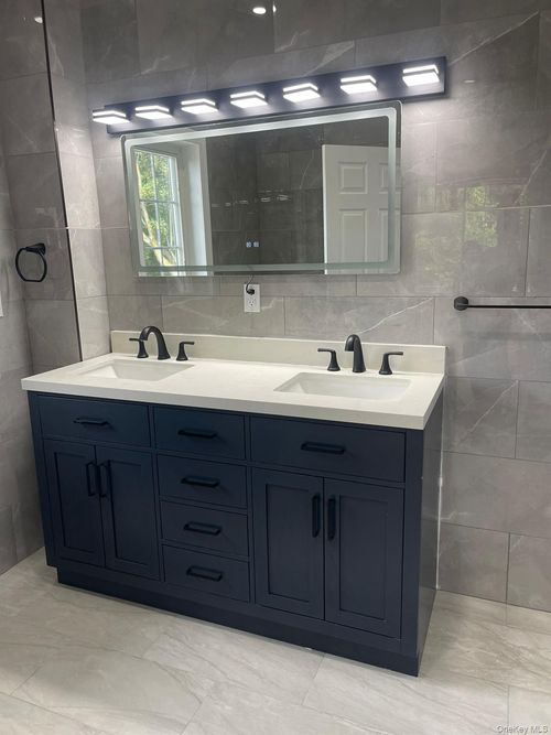 50 Vineyard Ave, Yonkers, NY, 10703-3310 | Card Image