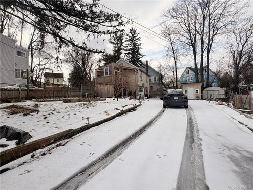 24 Quassaick Ave, New Windsor, NY, 12553-6739 | Card Image