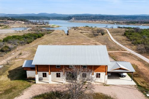 421 Chimney Cove Dr, Marble Falls, TX, 78654-3339 | Card Image