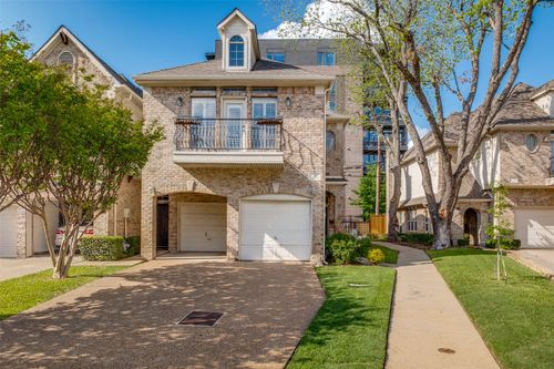 9 Stonebriar Ct, Dallas, TX, 75206-8812 | Card Image