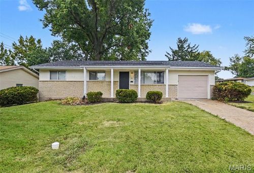 95 Sackett Dr, Florissant, MO, 63033-3110 | Card Image