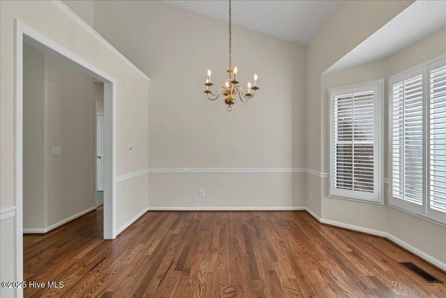 dining room | Image 13