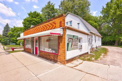 200 W Midland Rd, Auburn, MI, 48611-9614 | Card Image
