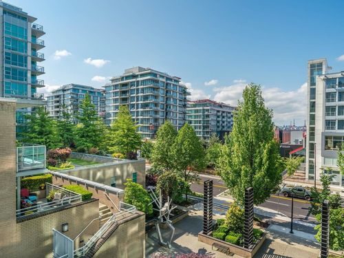 401-138 E Esplanade, North Vancouver, BC, V7L4X9 | Card Image