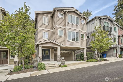 10502 Se 10th Ct, Bellevue, WA, 98004-6297 | Card Image