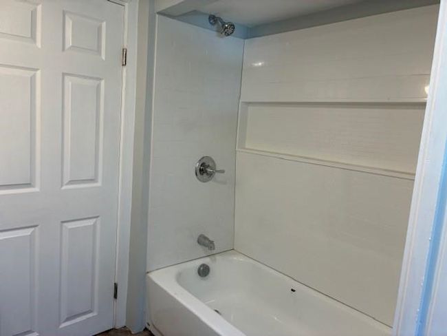 APT-9 - 3 S Shore Rd, Condo with 2 bedrooms, 1 bathrooms and null parking in Salem NH | Image 10
