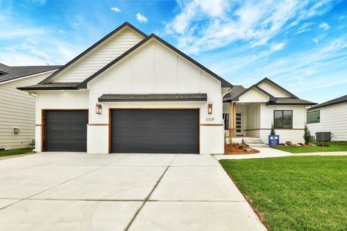 2513 N Bluestone St, Andover, KS, 67002-7659 | Card Image