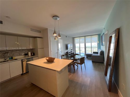 t3110-2600 E Hallandale Beach Blvd, Hallandale Beach, FL, 33009-4876 | Card Image