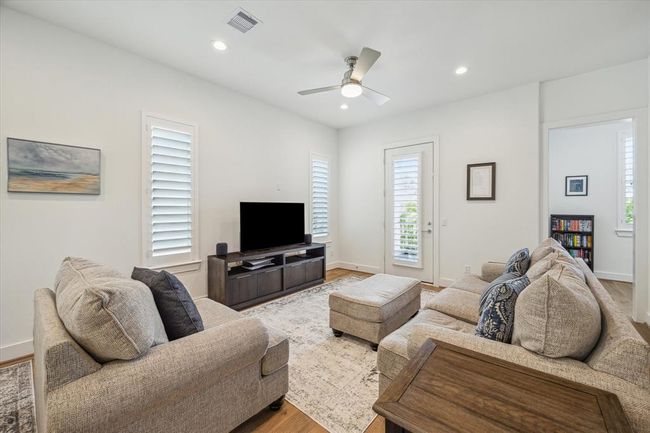 930 Dunleigh Meadows Ln, House other with 3 bedrooms, 4 bathrooms and 2 parking in Houston TX | Image 9