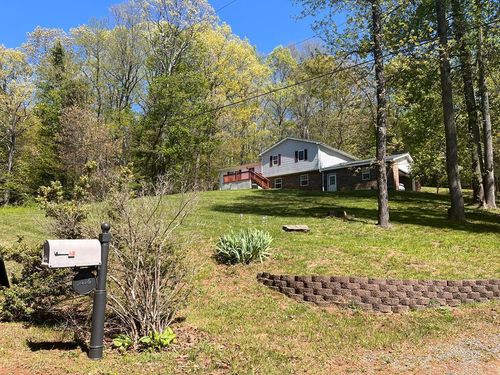 206 Sycamore Ln, Hillsville, VA, 24343-4642 | Card Image