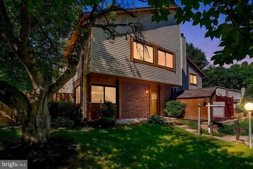 5693 Summer Oak Way, BURKE, VA, 22015-2225 | Card Image