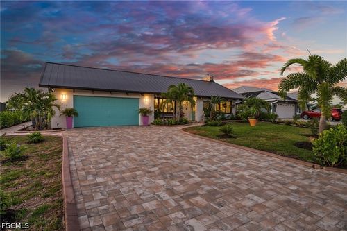3638 Pinetree Dr, Saint James City, FL, 33956-2522 | Card Image