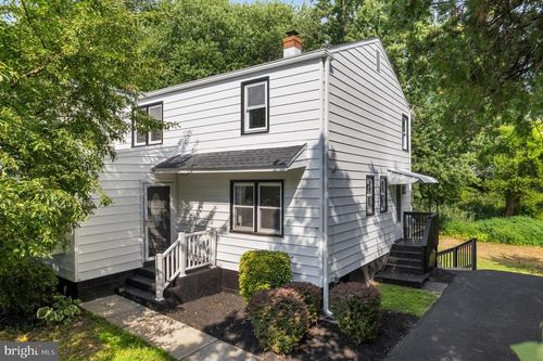 311 Beechwood Rd, Upland, PA, 19015-3025 | Card Image