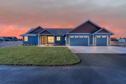 502 Sw Bent Loop, Powell Butte, OR, 97753-1915 | Card Image