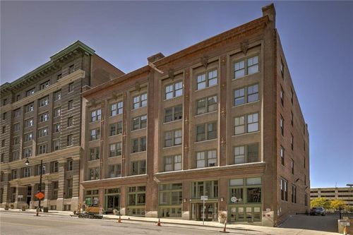 401-700 Broadway St, Kansas City, MO, 64105 | Card Image