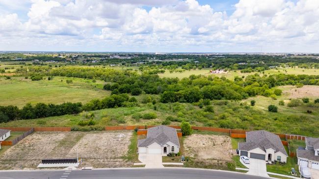 352 Backstays Loop, House other with 4 bedrooms, 3 bathrooms and 5 parking in Kyle TX | Image 36