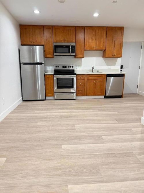 a-318 3rd Ln, South San Francisco, CA, 94080-3603 | Card Image