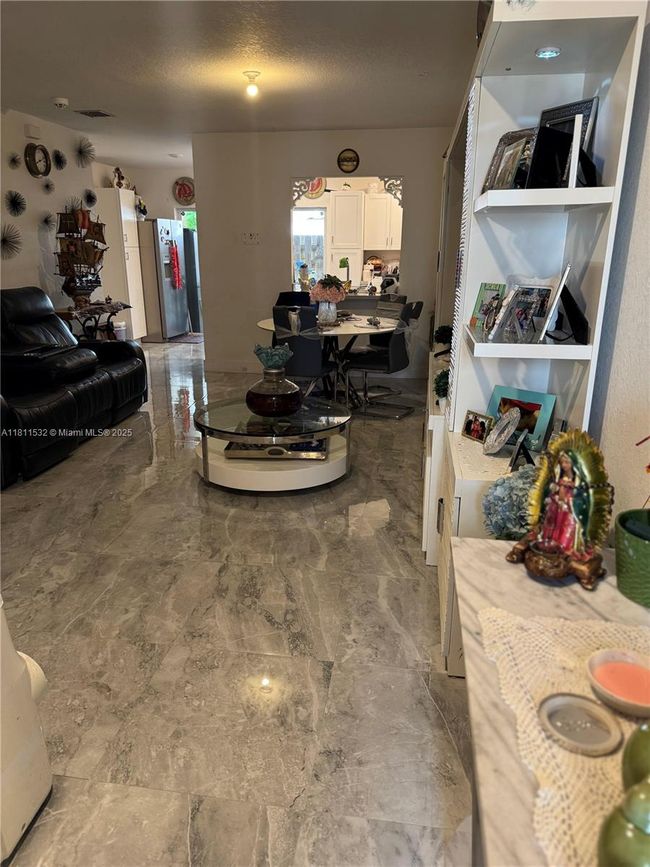 495 Ne 5 Th Way, Townhouse with 3 bedrooms, 3 bathrooms and null parking in Florida City FL | Image 8