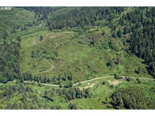 5837 N Beaver Creek Rd, Seal Rock, OR, 97376-9520 | Card Image