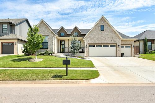 3900 Shady Hill Trail, Edmond, OK, 73034 | Card Image