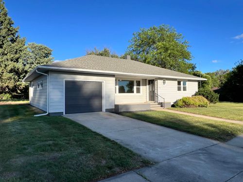 511 N 3rd St, Plainview, NE, 68769-2040 | Card Image