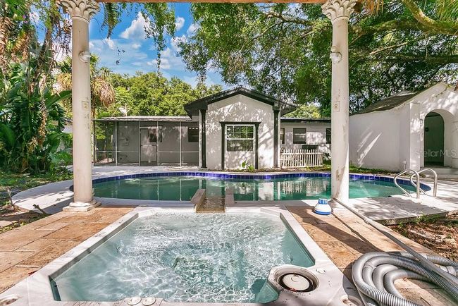 Pool / Hot Tub | Image 26