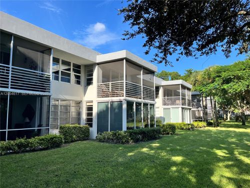 203-4280 Oaks Ter, Pompano Beach, FL, 33069-5537 | Card Image