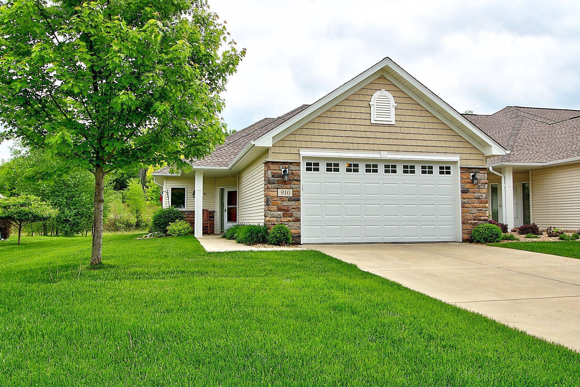 Briarwood Dr, Red Wing, MN 55066