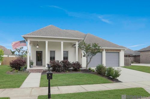 17915 Delaney Dr, Greenwell Springs, LA, 70739-4038 | Card Image