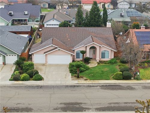 2637 Sandell Ave, Kingsburg, CA, 93631-1057 | Card Image