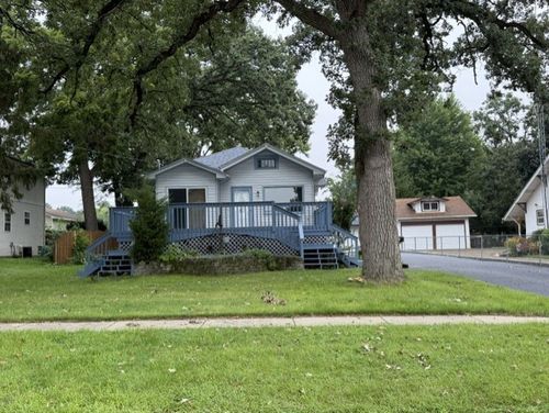 414 W Park Ave, Round Lake, IL, 60073-3226 | Card Image