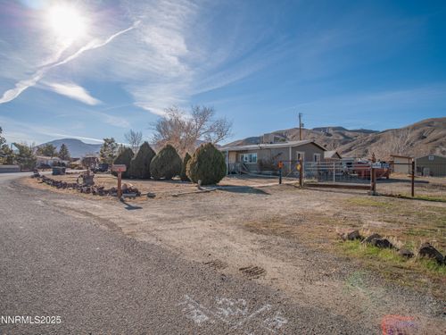6 Agate Circle Dr, Yerington, NV, 89447-2915 | Card Image