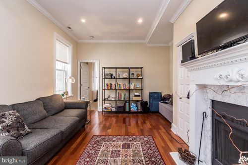 202-1712 Wallace St, PHILADELPHIA, PA, 19130-3373 | Card Image