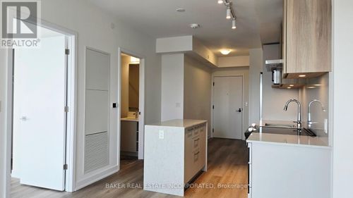 lph-4-500 Plains Road E, Burlington (LaSalle), ON, L7T0C8 | Card Image