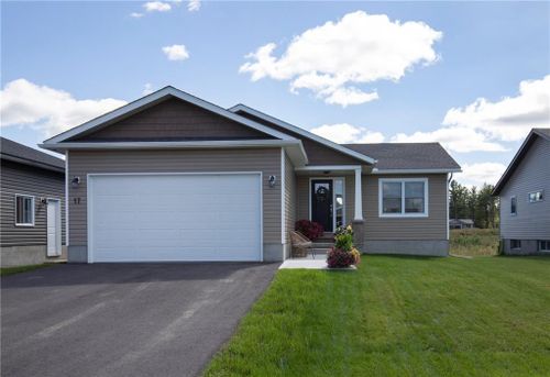 9 Durant St, Petawawa, ON, K8H0G3 | Card Image