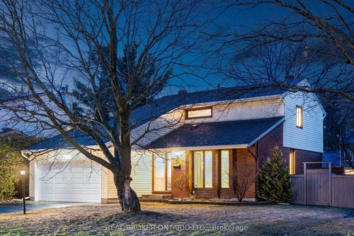 11 Melville Dr, Nepean, ON, K2J2B7 | Card Image